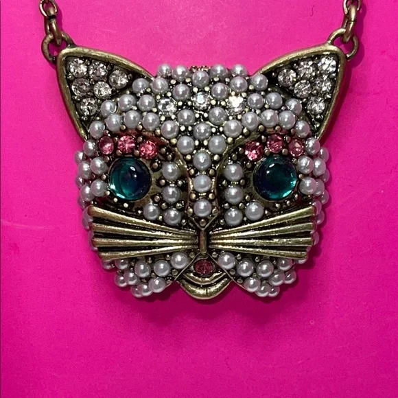 Betsey Johnson Vintage Gold Tone Cat Necklace with Faux Pearls and Rhinestones - Picture 9 of 9
